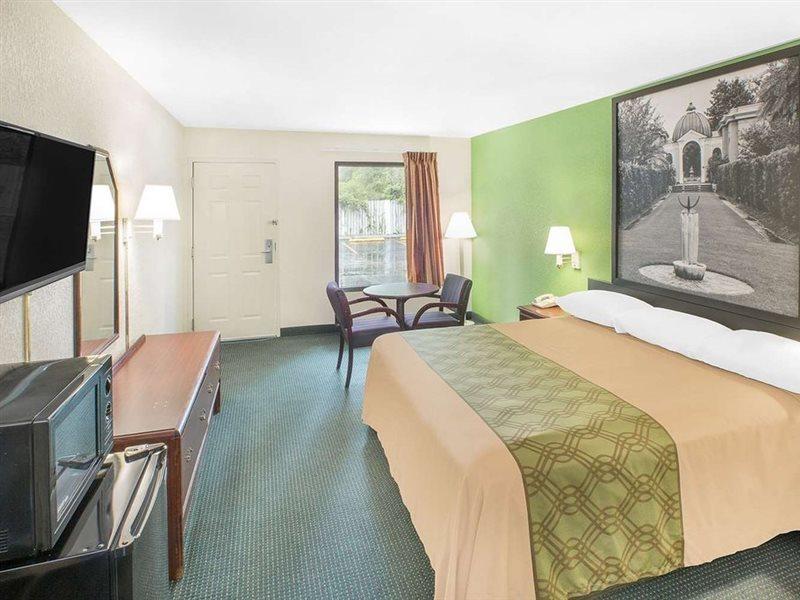Super 8 By Wyndham Mobile Hotel Luaran gambar