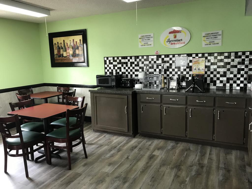 Super 8 By Wyndham Mobile Hotel Luaran gambar